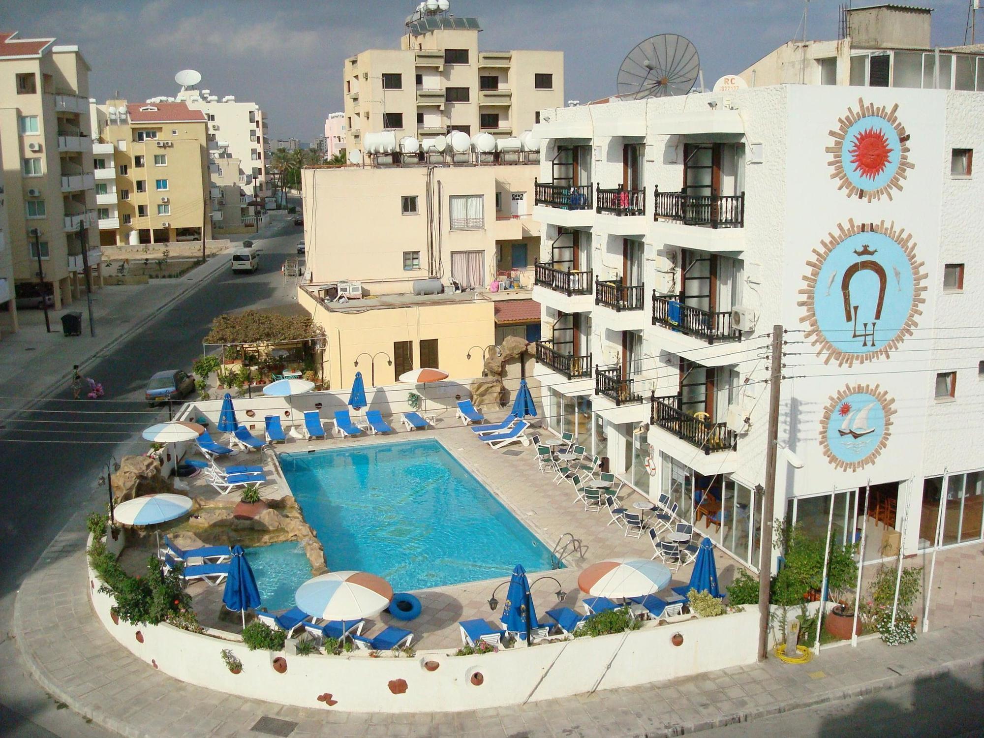 ลาร์โค โฮเต็ล Hotel ลาร์นาคา ภายนอก รูปภาพ
