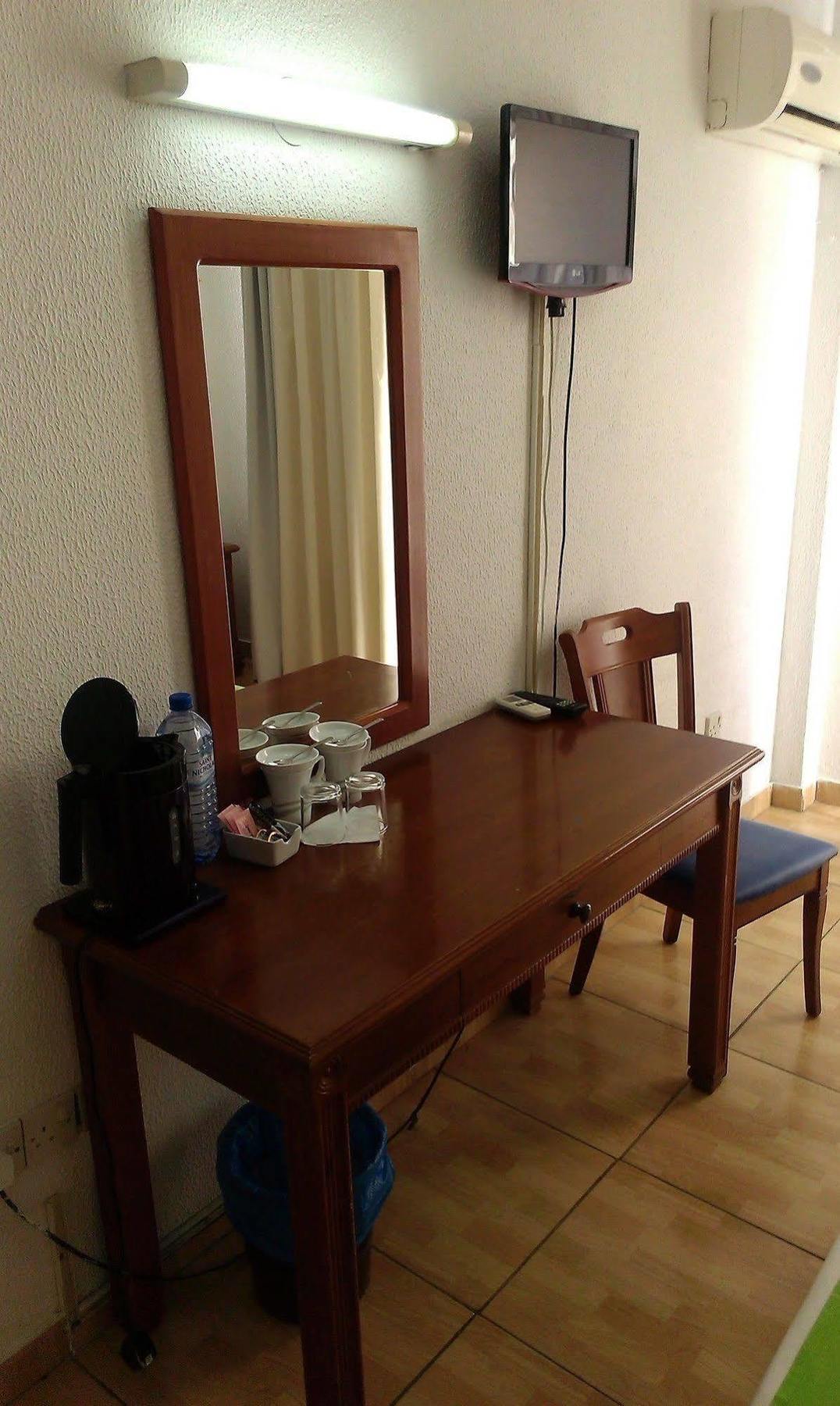 ลาร์โค โฮเต็ล Hotel ลาร์นาคา ภายนอก รูปภาพ